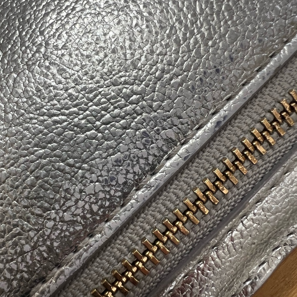 Kate Spade Silver Wallet with minor wear Laurel Way Stacy wallet - Picture 6 of 9